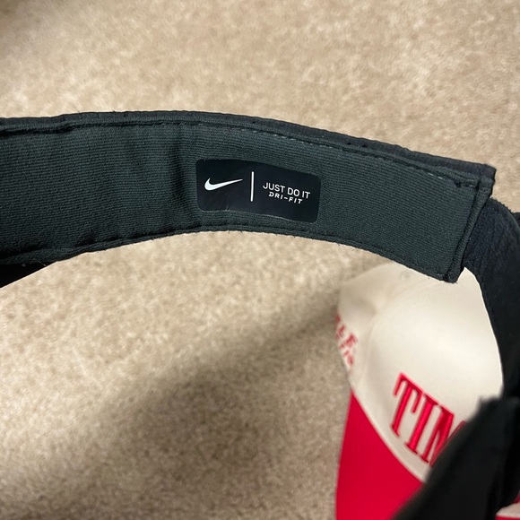 Nike visor - Picture 3 of 4